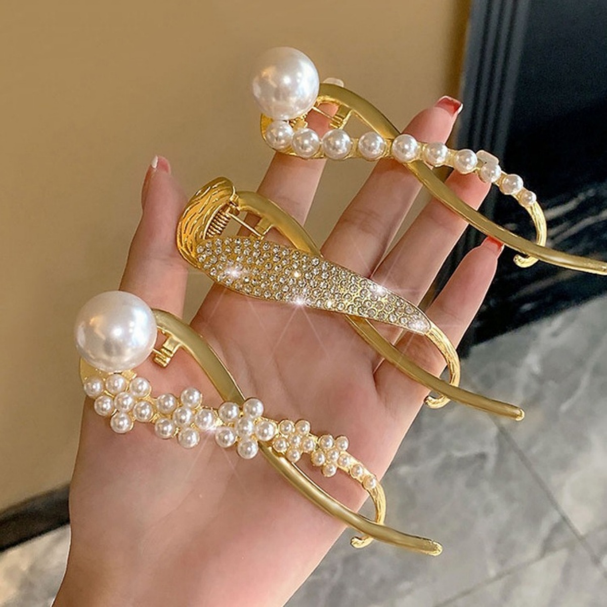 Elegant Glitter Pearl Hair Cli - Lifestyle In Korean review and price